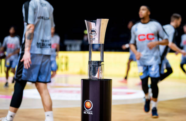 中展现了铁 中展现了铁