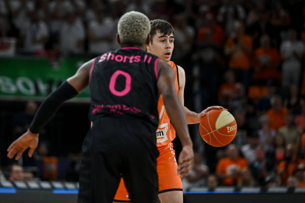 足球比赛中 足球比赛中