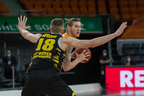 三方裁判评 三方裁判评